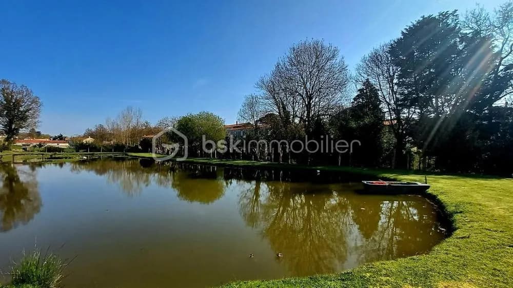A VENDRE- Ensemble immobilier rare avec 3 maisons et étang privé- 5700m2 - La Chapelle Achard - Photo 1