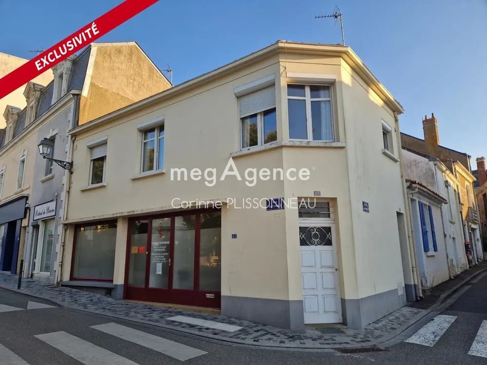ENSEMBLE IMMOBILIER CENTRE VILLE SABLES D'OLONNE - Photo 1