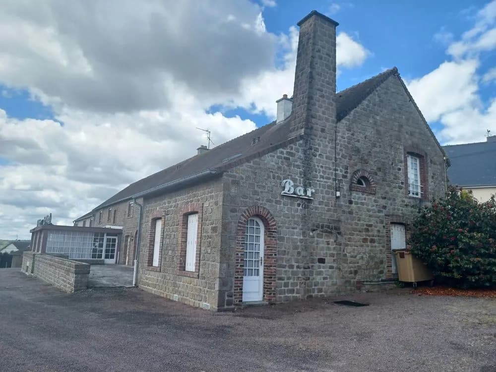 Immeuble divisible en plusieurs lots sur 3700m² - Photo 1