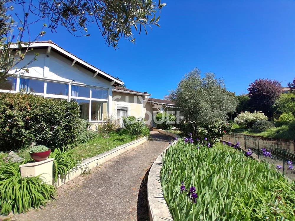 Ensemble immobilier de 260 m² avec piscine et sous-sols de 190m² - Photo 1