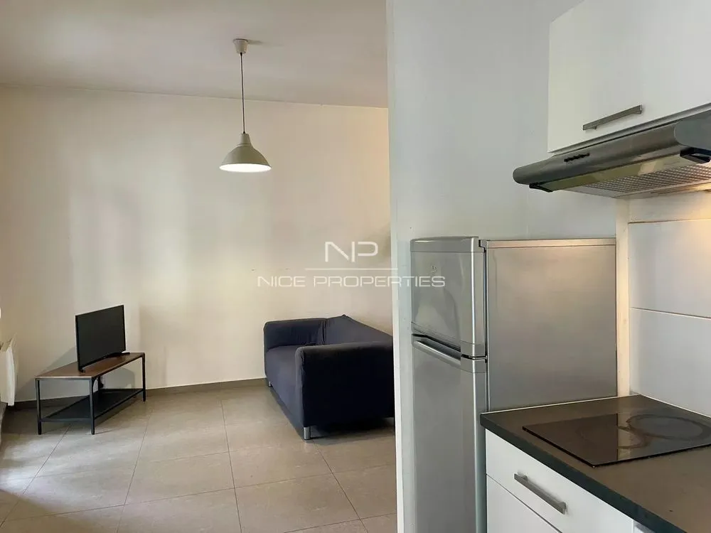 Nice, Cyril Besset, pour investisseurs, maison devville divisée - Photo 1