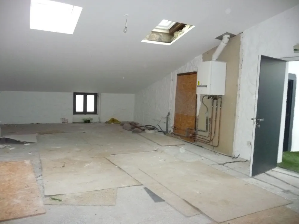 MONTBRISON CENTRE VILLE IMMEUBLE 300 M2 POUR ACTIVITES LIBERALES OU COMMERCIALES - Photo 1
