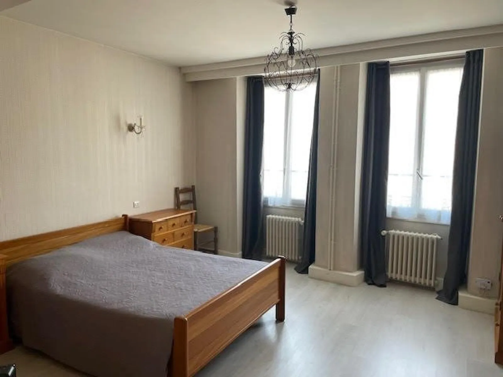 Immeuble en centre ville de Chatillon sur seine avec rendement locatif à 10 % net - Photo 1