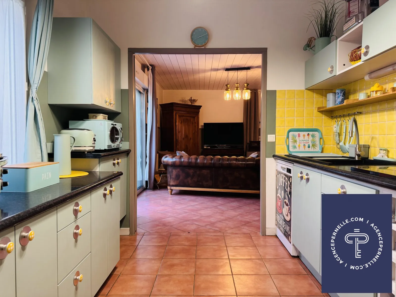Ensemble immobilier - Photo 1