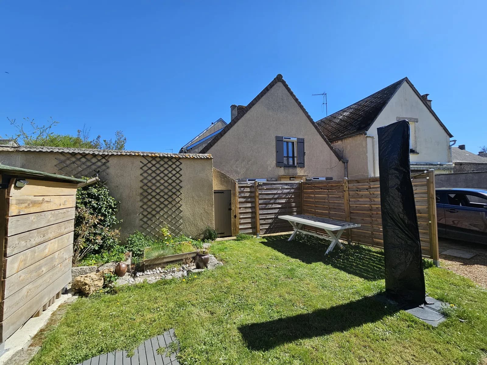 ENSEMBLE IMMOBILIER COMPOSÉ DE 2 MAISONS D'HABITATION - AUNEAU PROCHE - Photo 1