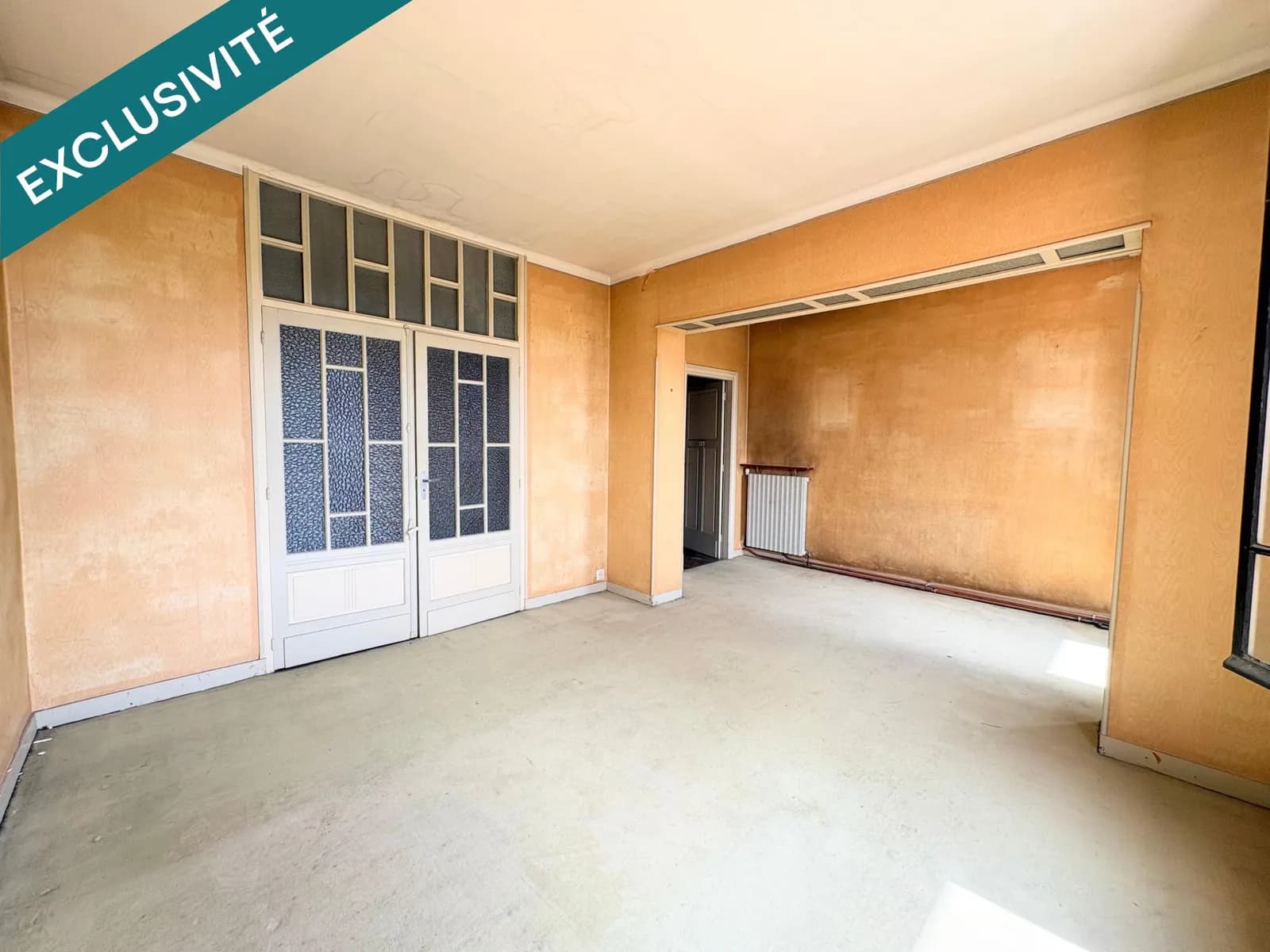 Immeuble mixte avec terrasse, garage et potentiel - Photo 1