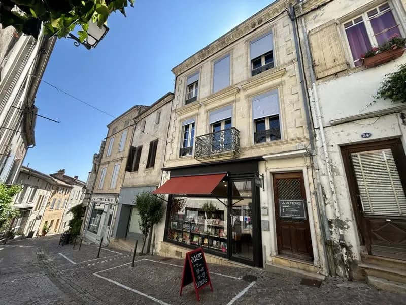 IMMEUBLE - COUR et CAVE - Photo 1