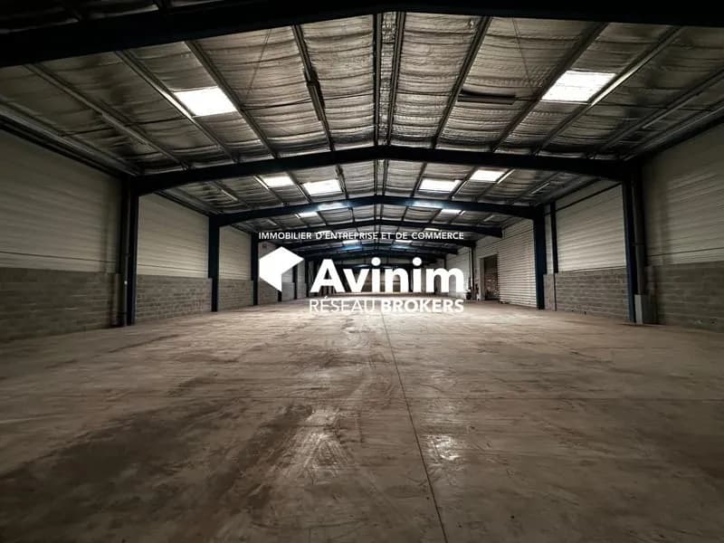 Immeuble industriel 2752 m² - Photo 1