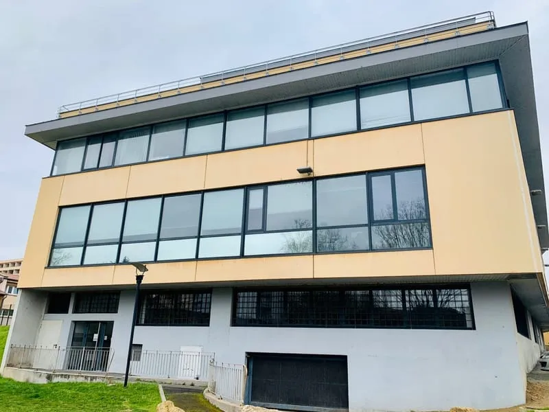Immeuble industriel 263 m² - Photo 1