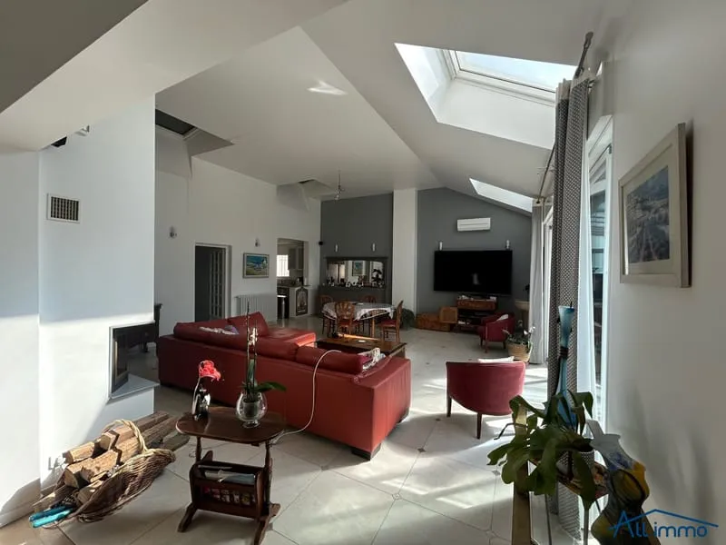 Immeuble industriel 268 m² - Photo 1