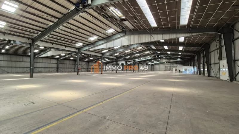 Immeuble industriel 9500 m² - Photo 1