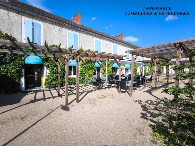 À VENDRE - Ancien relais de poste rénové en bar-restaurant avec hôtel - Photo 1