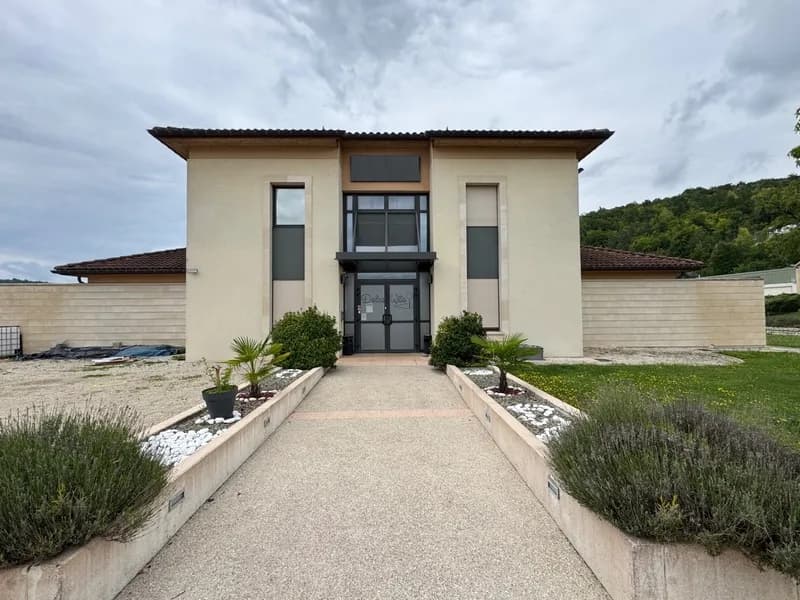REMARQUABLE ENSEMBLE IMMOBILIER - Photo 1
