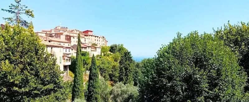 Ensemble immobilier atypique rare à la vente, emplacement d'exce - Photo 1