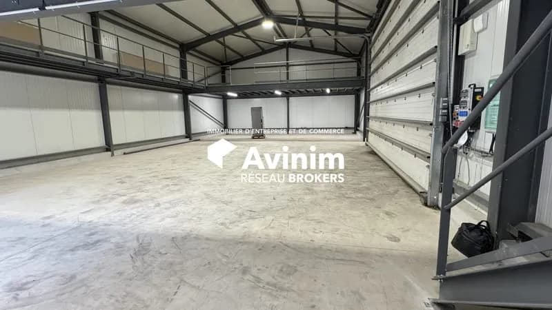 Immeuble industriel 300 m² - Photo 1