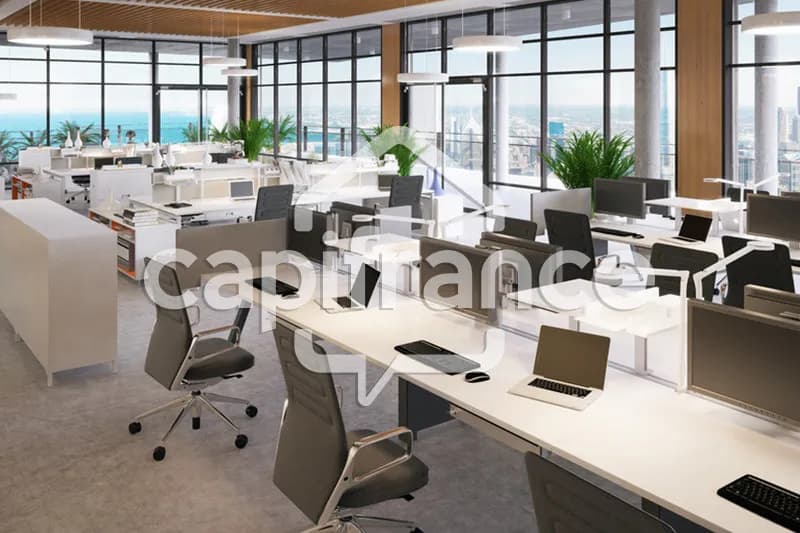 Château-Thierry, à vendre immeuble de bureaux de trois plateaux de 900 m2 en parfait état sur un terrain de 6500 m2 - Photo 1