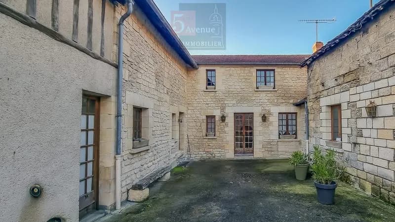 Ensemble immobilier à rénover avec grange et terrain de 4 600 m2. Gouvieux - Photo 1