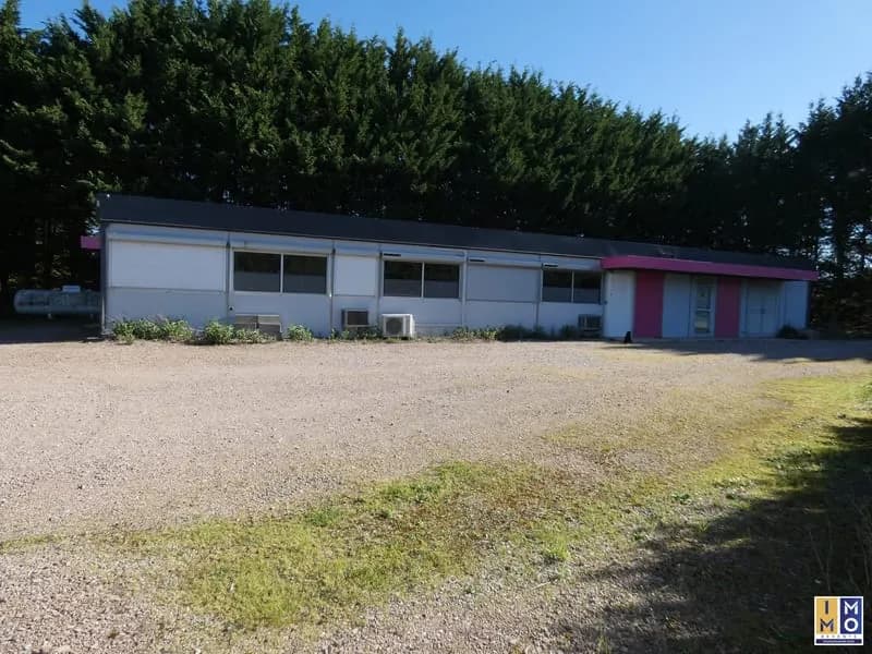 Immeuble industriel 250 m² - Photo 1