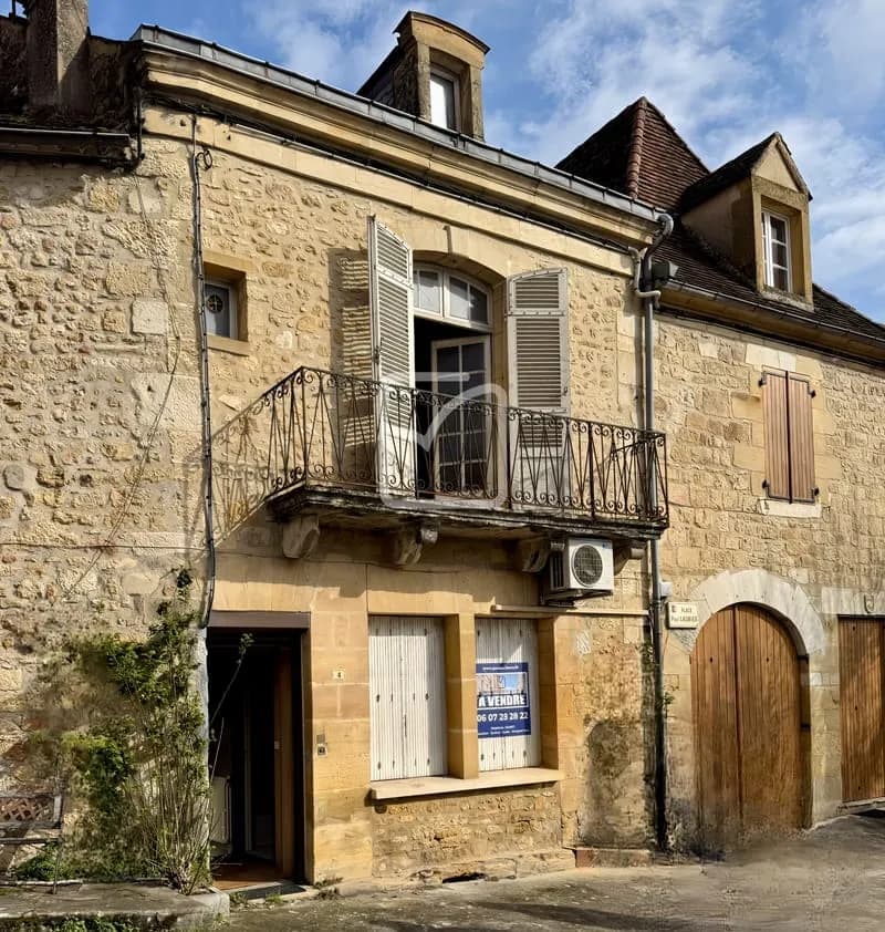 Au coeur du magnifique village de Saint-Cyprien, un ensemble immobilier exclusif - Photo 1