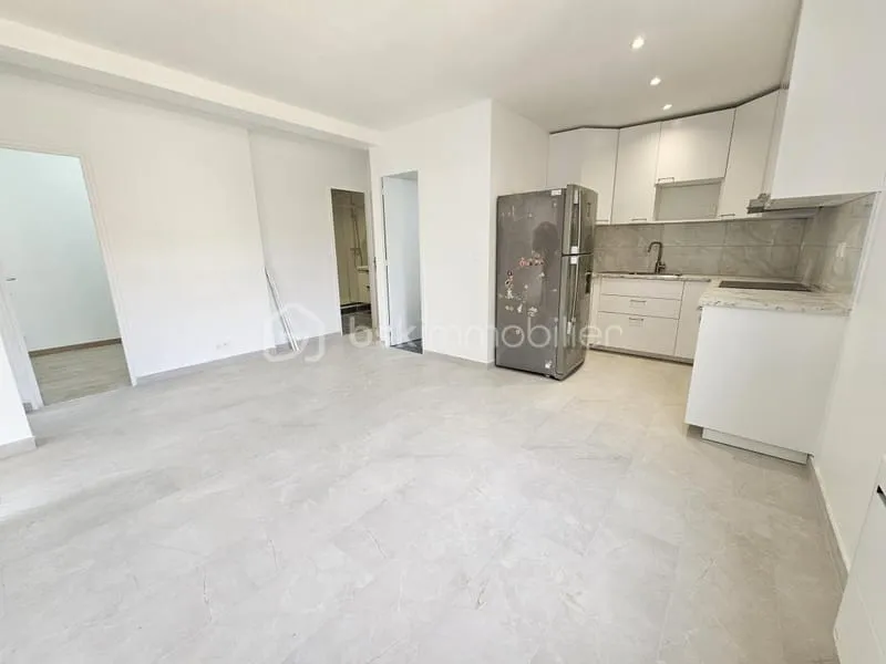 Ensemble immobilier avec restaurant et fonds de commerce à céder - Photo 1