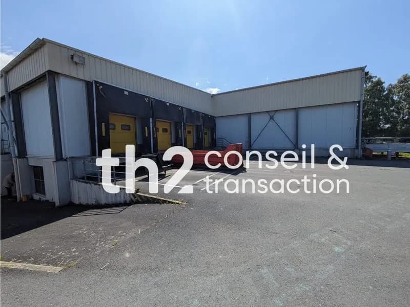 Immeuble industriel 2272 m² - Photo 1