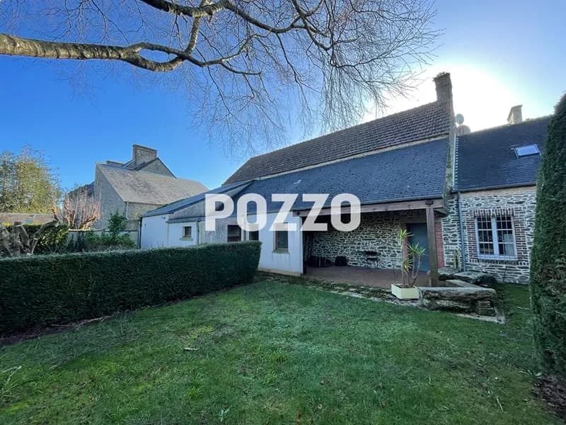 Ensemble immobilier à réhabiliter à Quettehou, 5 pièces avec jardin clos en centre-ville - Photo 1