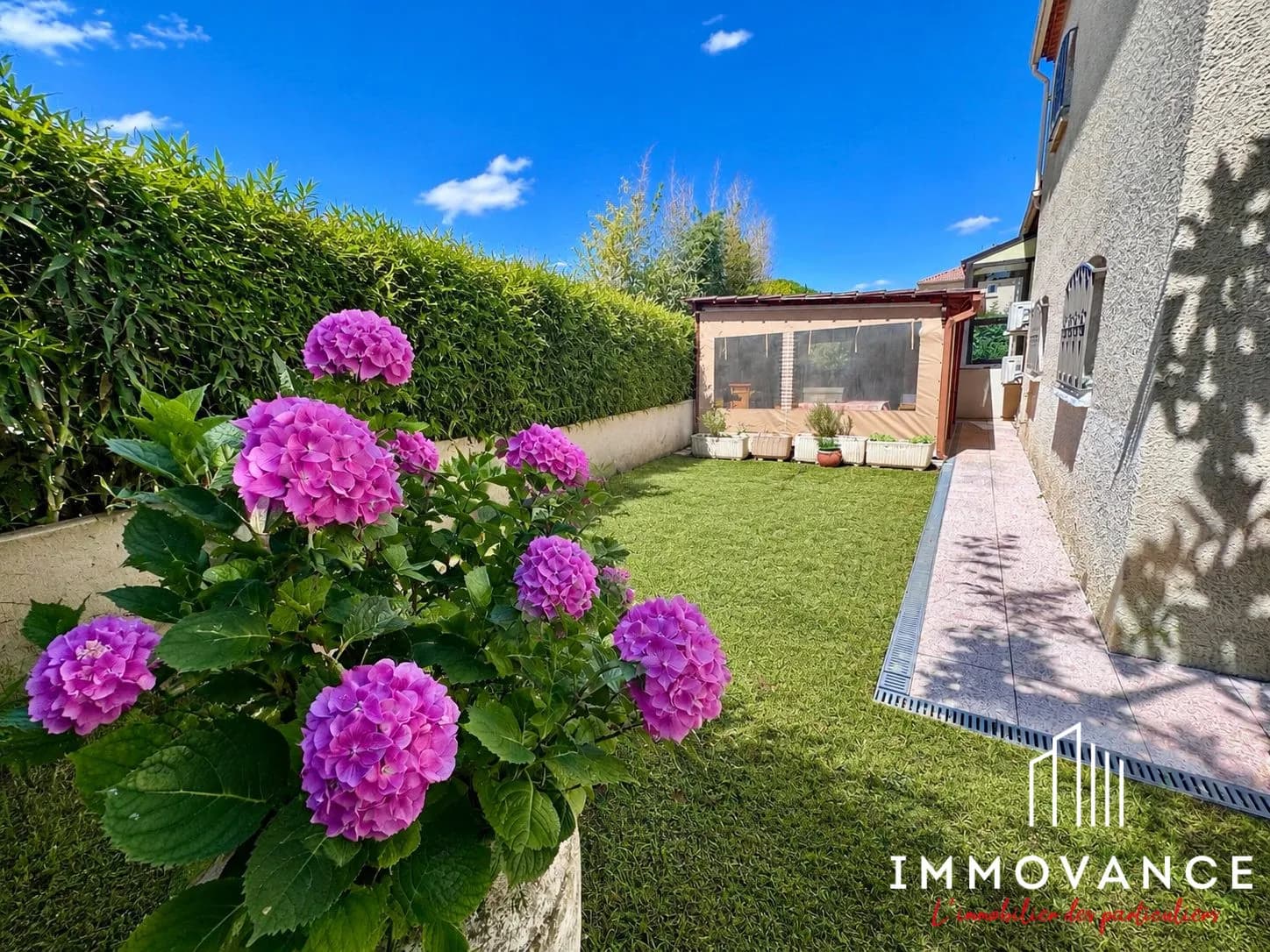Immeuble industriel 133 m² - Photo 1