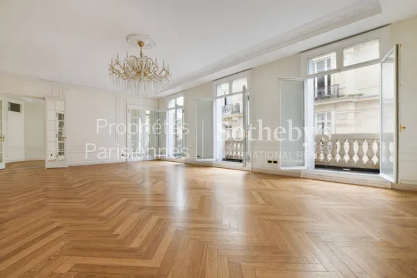 Exceptionnel ensemble immobilier dans le Triangle d'Or - Trois appartements de grand standing - Photo 1
