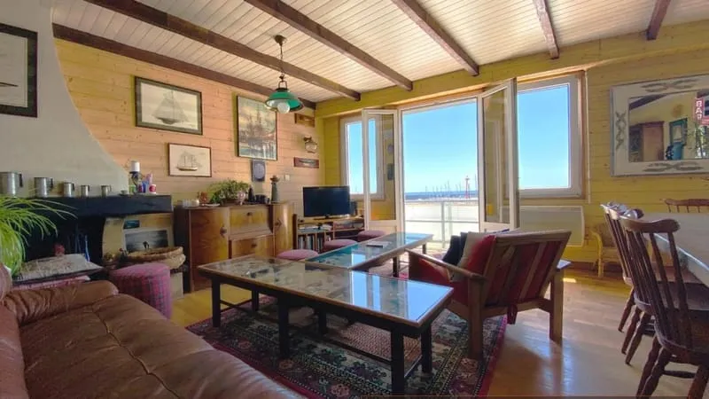 LESCONIL - Ensemble immobilier face au port. - Photo 1
