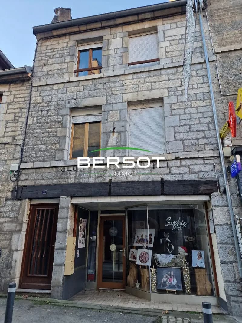 Immeuble de rapport à saisir à Baume les Dames - Photo 1