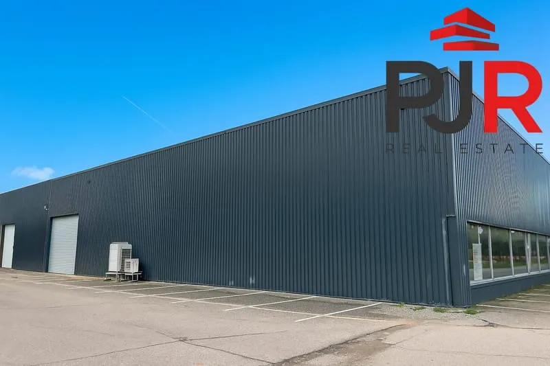 Immeuble industriel 417 m² - Photo 1