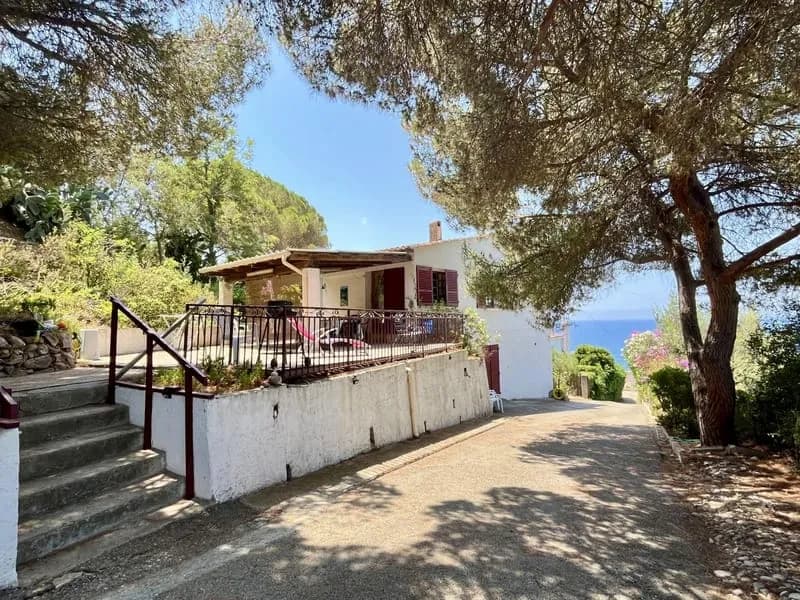 Ensemble immobilier - Photo 1