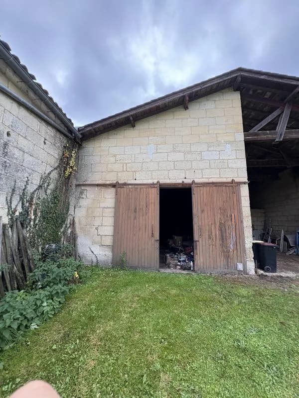 Immeuble industriel 97 m² - Photo 1