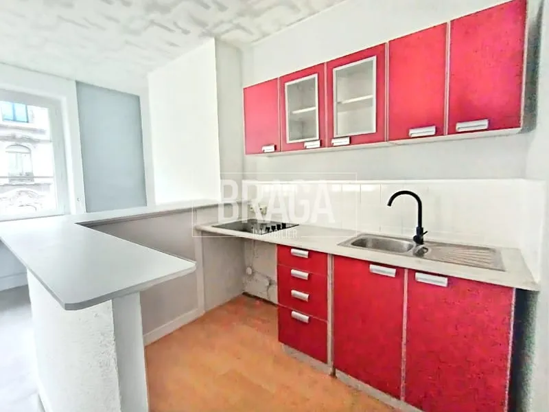 IMMEUBLE 160 M2 COMPOSE D UN LOCAL COMMERCIAL/JARDIN ET 3 APPARTEMENTS - Photo 1