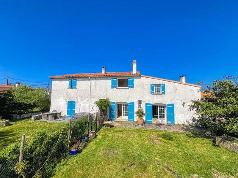 Royan - Ensemble immobilier de caractère sur un terrain de plus de 1 400 m2 - Photo 1