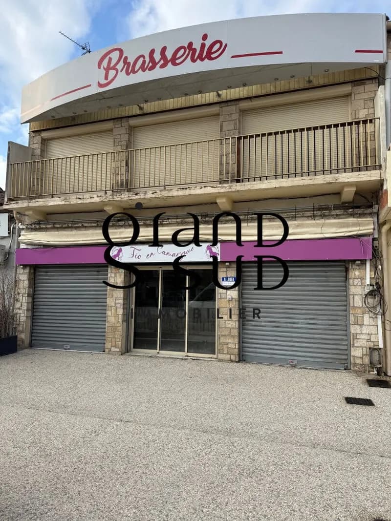 Exclusivité . Immeuble mixte au Grau-du-Roi rive gauche - Photo 1