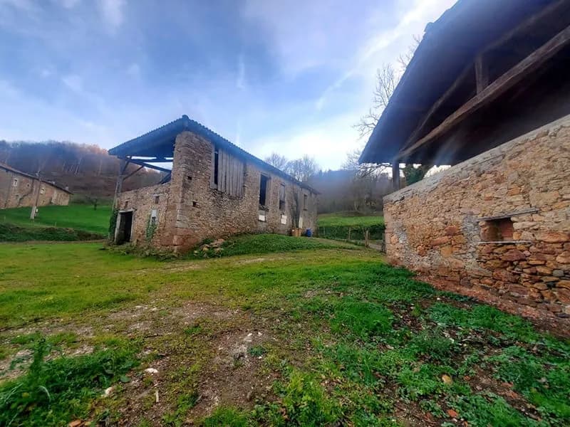 ENSEMBLE IMMOBILIER POUR PROJET DE RENOVATION - Photo 1