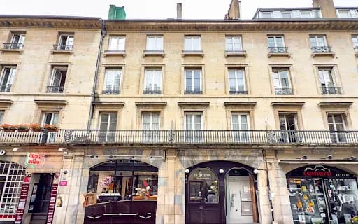 Immeuble de rapport 23 pièces 630 m² - Photo 1