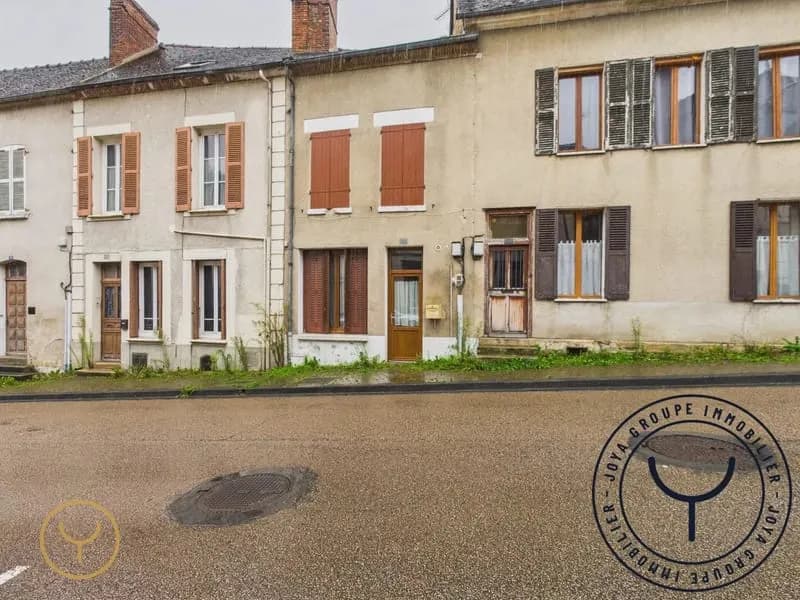 Immeuble avec studio, T4 et combles aménageables 59 000euros - Photo 1
