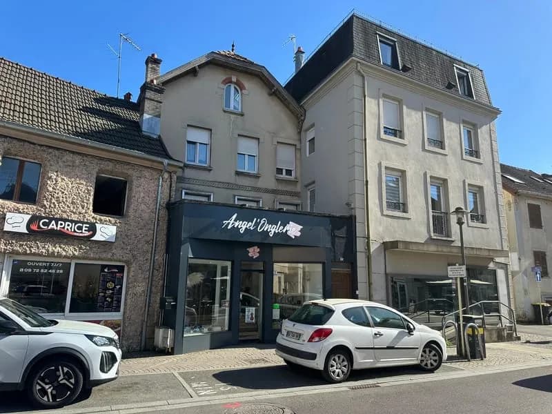 ENSEMBLE IMMOBILIER AU CENTRE VILLE D'HÉRICOURT À TRES FORTE RENTABILITÉ - Photo 1