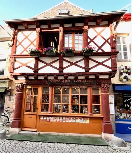 A VENDRE IMMEUBLE CENTRE-VILLE DE PAIMPOL. - Photo 1