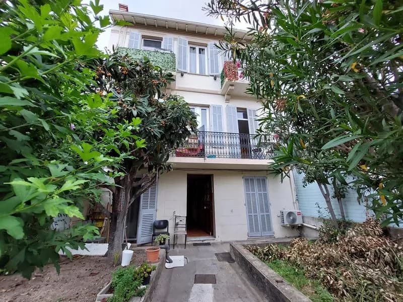Immeuble 9 pièces 160 m² - Photo 1