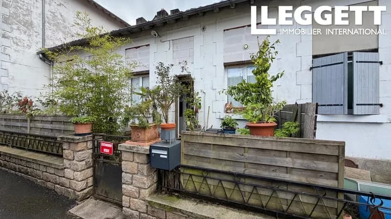 Maison de ville séparée en 3 appartements indépendants avec terrains et garage, idéal investissement locatifs! - Photo 1