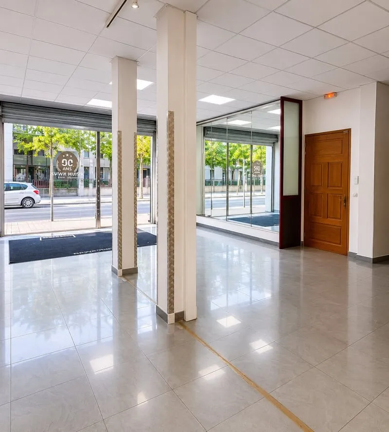 ENSEMBLE IMMOBILIER PROFESSIONNEL DE CARACTÈRE 638 m2 - Photo 1