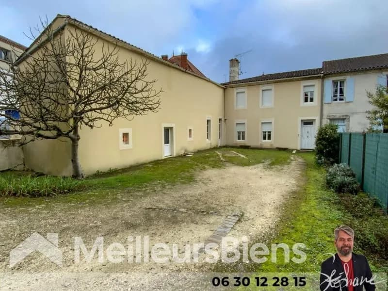 Immeuble mixte libéral et habitation - centre de Montendre - Photo 1