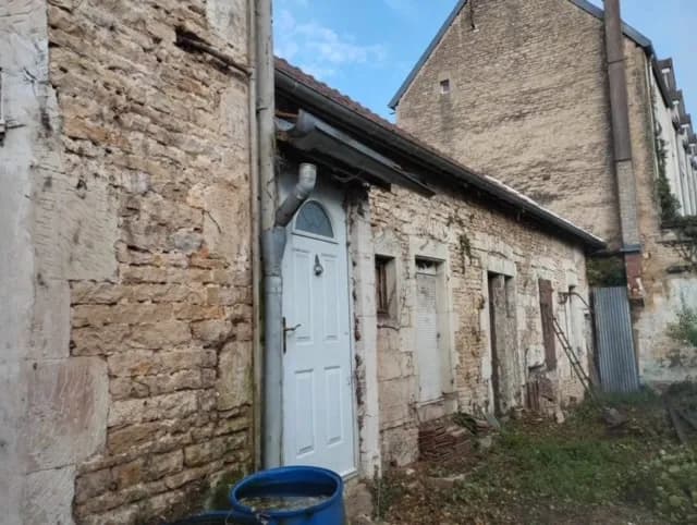 Ensemble immobilier à rénover - Photo 1