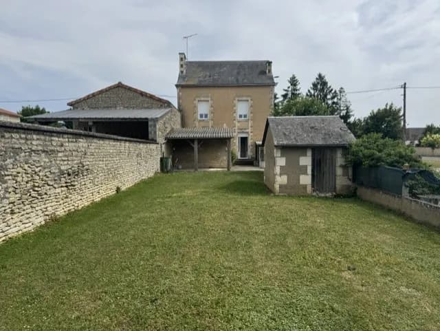 Ensemble immobilier rare à Champigny-en-Rochereau - Photo 1