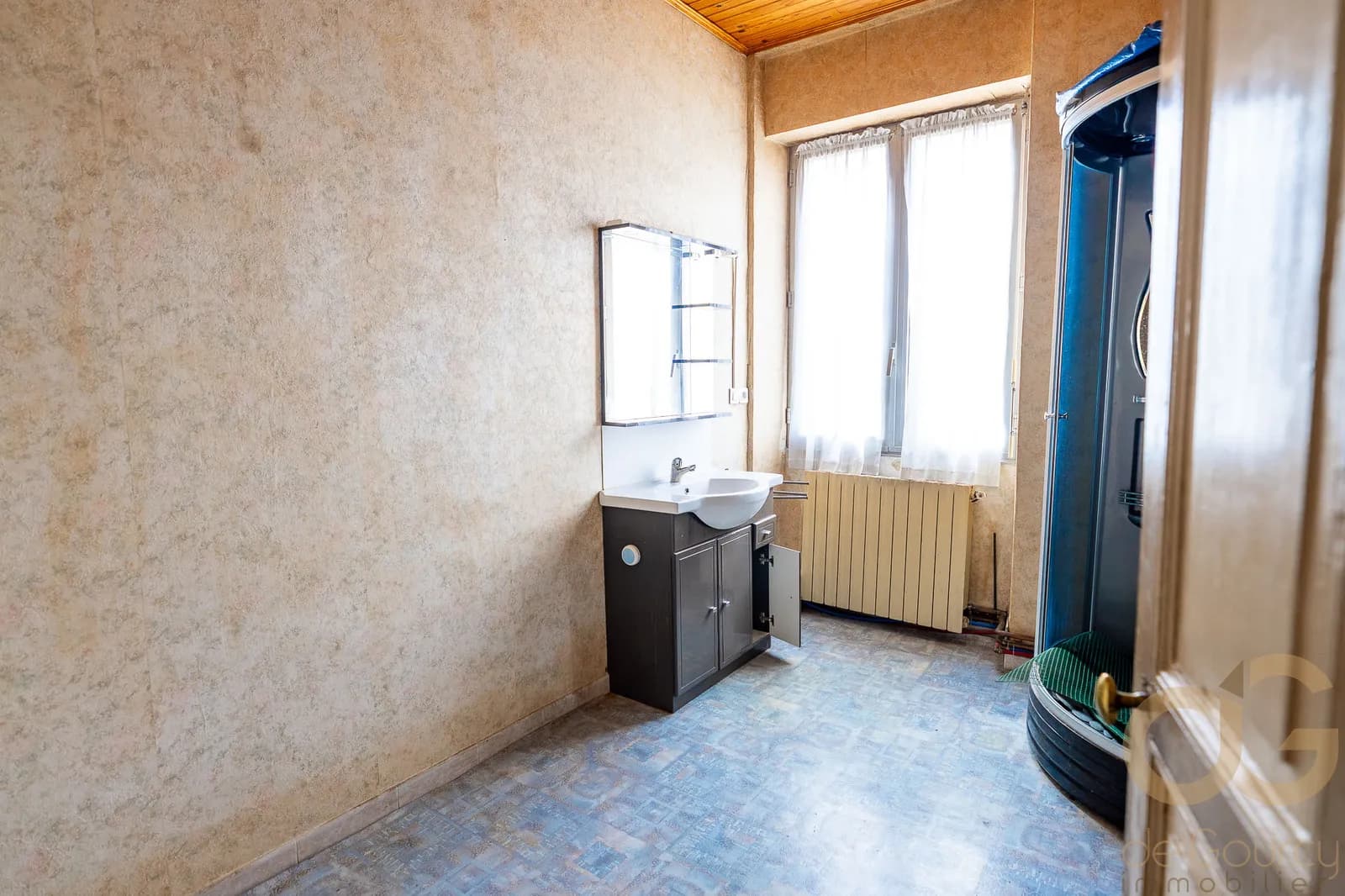 Nîmes Bas de Croix de fer : Immeuble constitué de 3 lots. - Photo 1