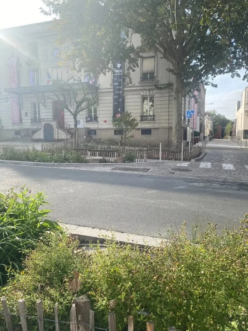 ENSEMBLE IMMOBILIER A VENDRE MAIRIE DU PRE SAINT GERVAIS - Photo 1