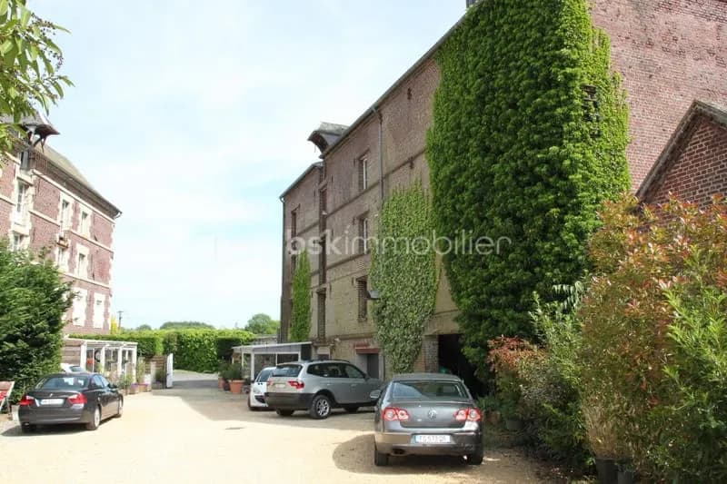 Ensemble immobilier composé de deux immeubles de rapports de 2120 m2 et d'un entrepôt à Sempigny (60400) - Photo 1